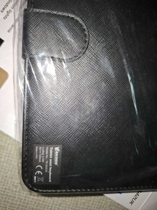 Etui do tabletu z klawiaturą