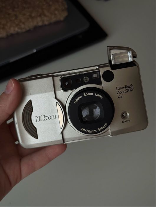 Плівковий фотоапарат Nikon Lite Touch Zoom 70W AF 28–70mm Macro Wide