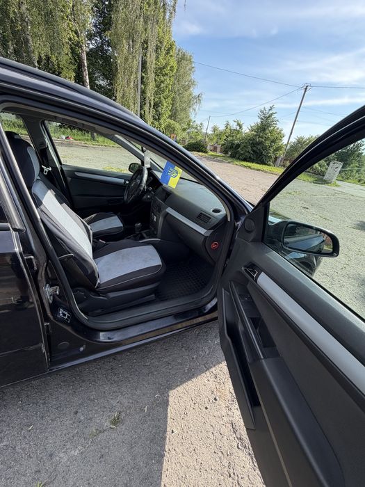 Продам автомобіль Opel Astra H
