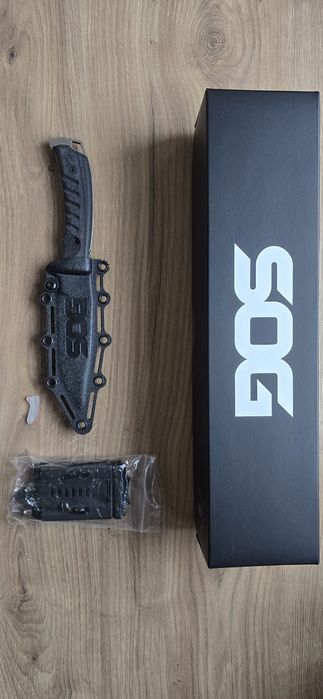 Nóż SOG Pillar S35VN Stare Logo