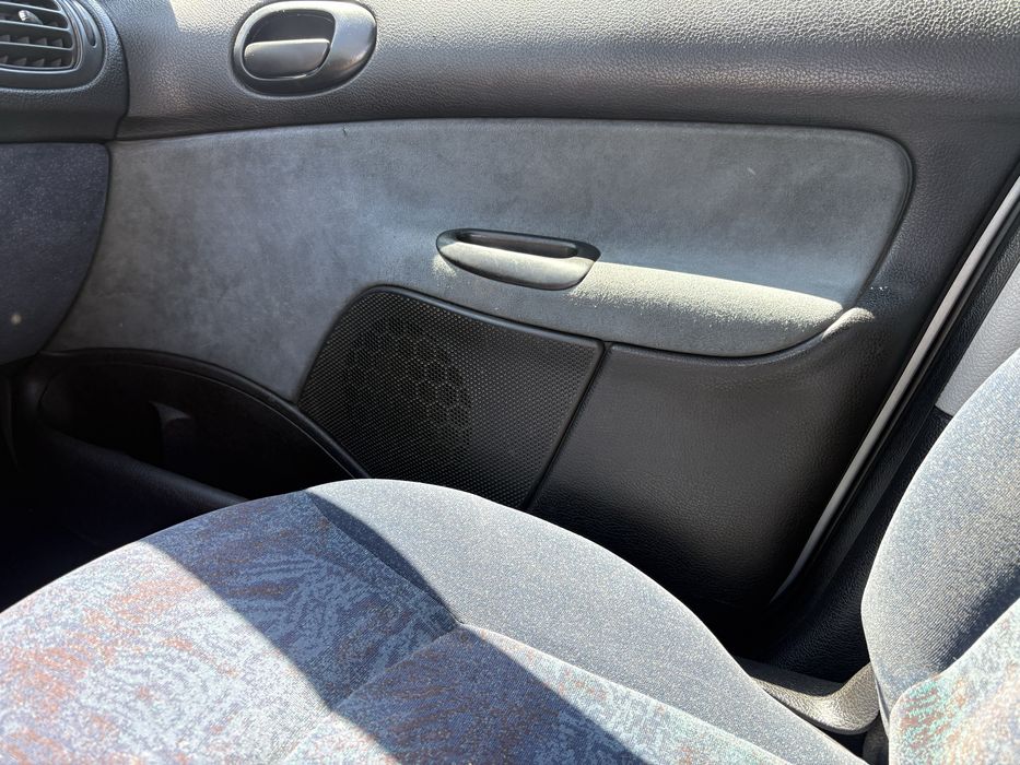 Quartelas interior Peugeot 206 5 portas