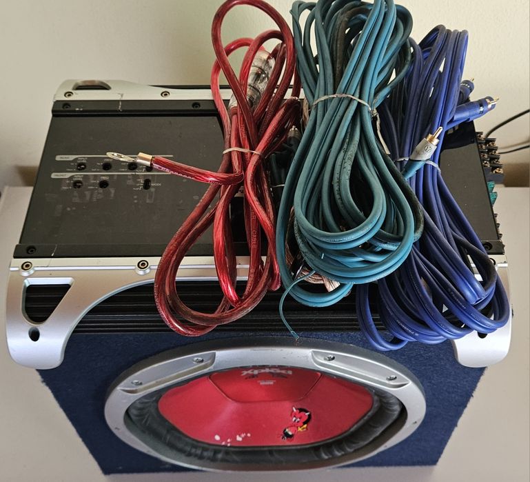 Vendo subwoofer sony e amplificador JBL 75.4