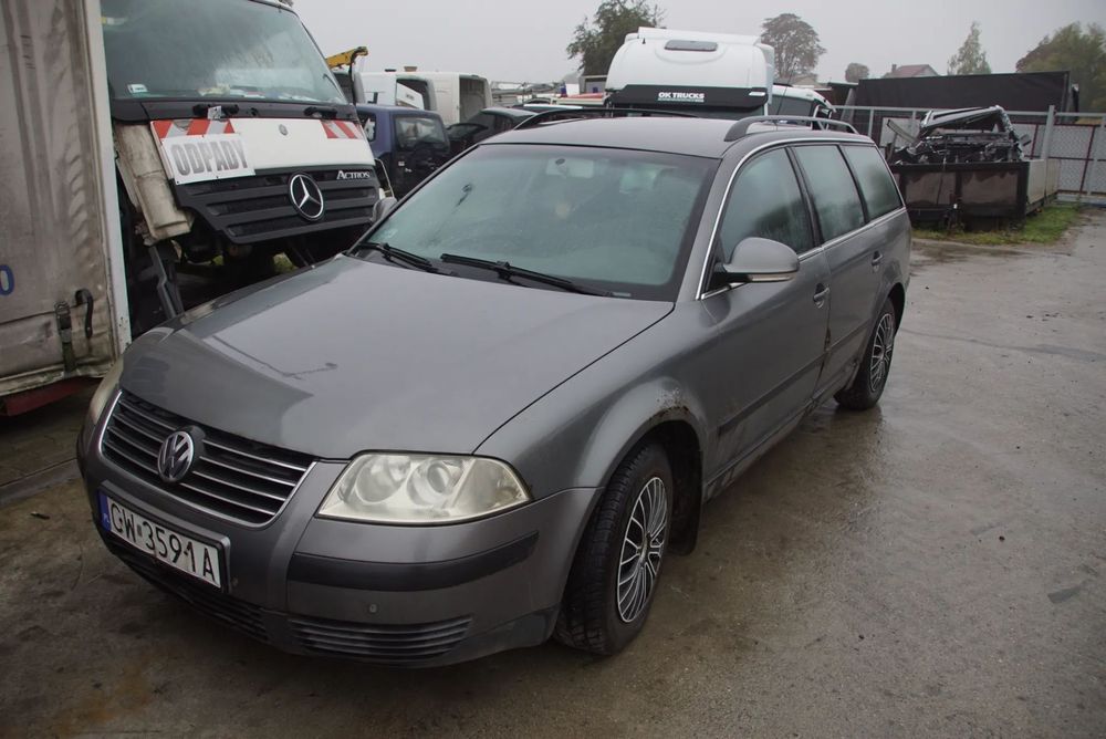 Auto na części - Volkswagen Passat B5 Lift 1.9 TDI 130 KM AWX GGB LA7T 2005R Silnik Skrzynia Drzwi Maska Klapa Zderzak Błotnik Szyba Lusterko Deska Kokpit Sterownik Moduł Czujnik Licznik Kierownica Panel