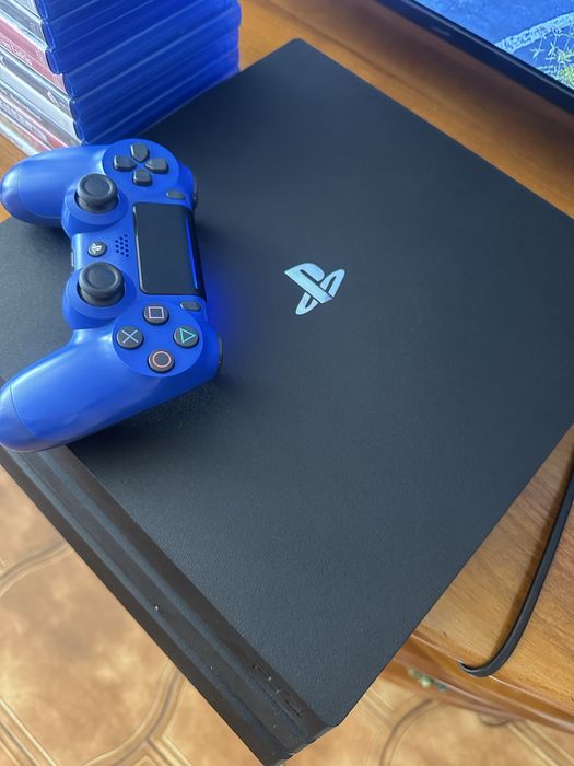 Ps4 pro 1T com comando