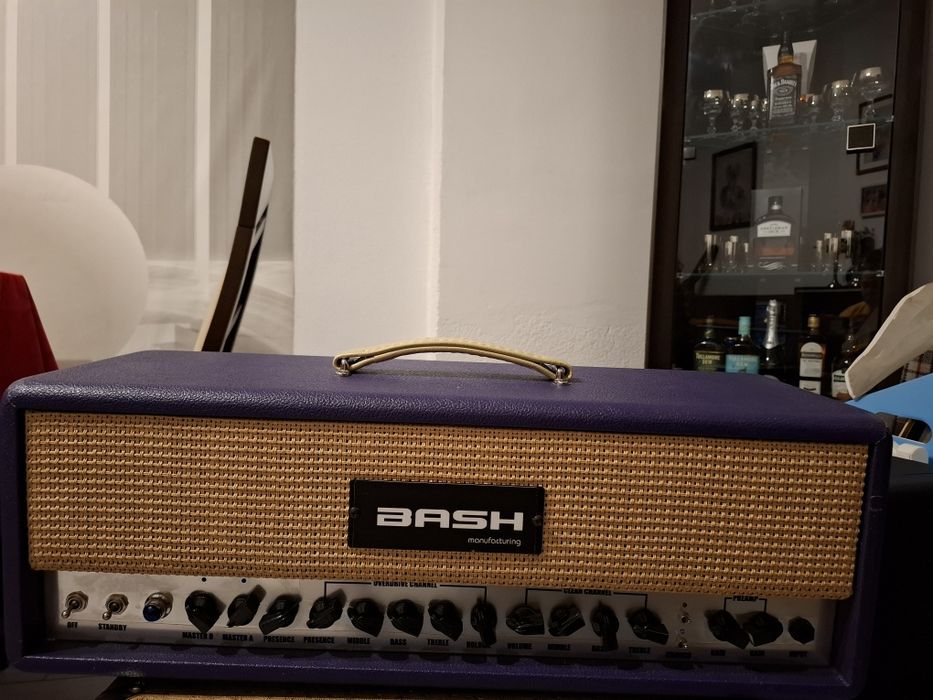 Wzmacniacz gitarowy  Typu head ,marki BASHBASH