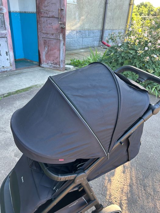 Прогулянковий візок CARRELLO Bravo