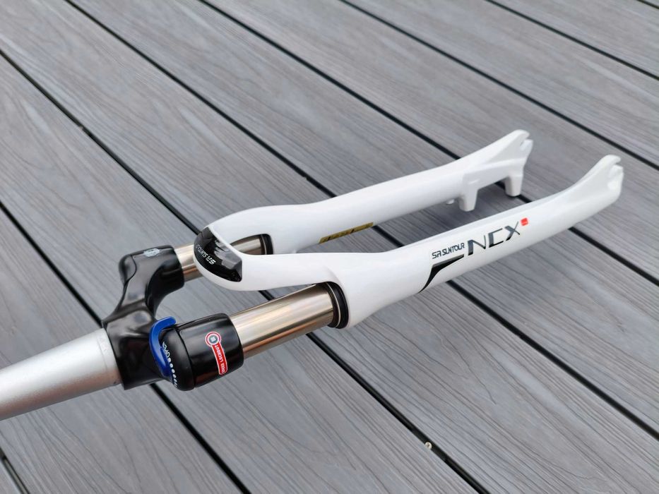 Amortyzator powietrzny z blokadą - Sr Suntour NCX AIR Trekking Lockout