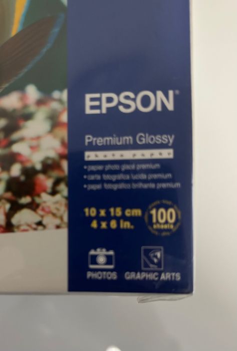 Papel Fotográfico Glossy Epson, 250 g/m² - 10 x 15 cm - 100 folhas