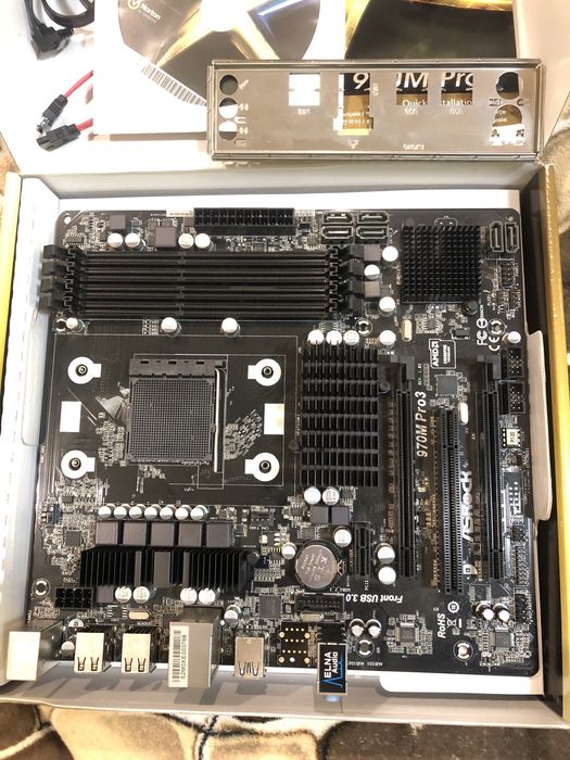 Материнська плата ASRock 970M Pro3