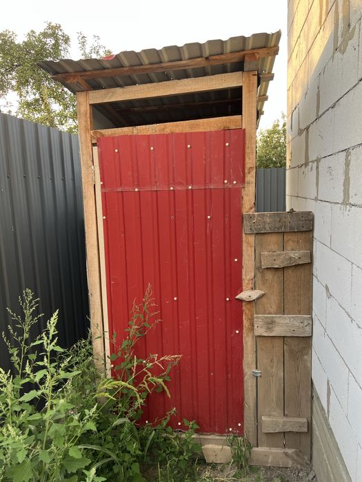Вуличний дачний деревяний туалет уличный wc