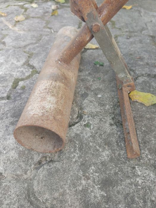 Ручний пристрiй для згинання бляхи в жолоб