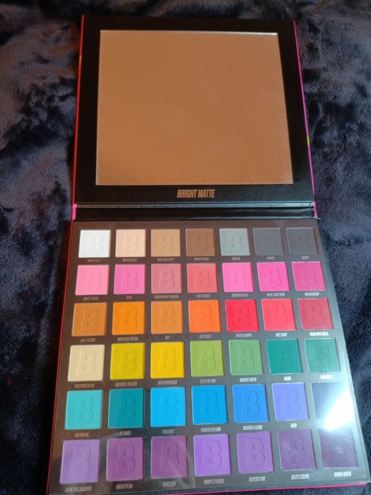 Beauty Bay Bright Matte 42 - paleta cieni.Bardzo dobry stan