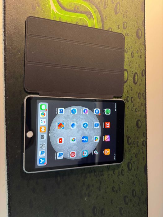 iPad mini 3 – idealny do czytania, nauki i podróży, 64 GB