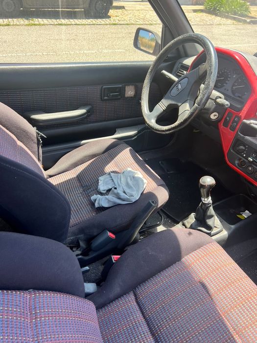 Peugeot 106.