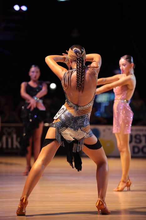 Сукня для танців латини