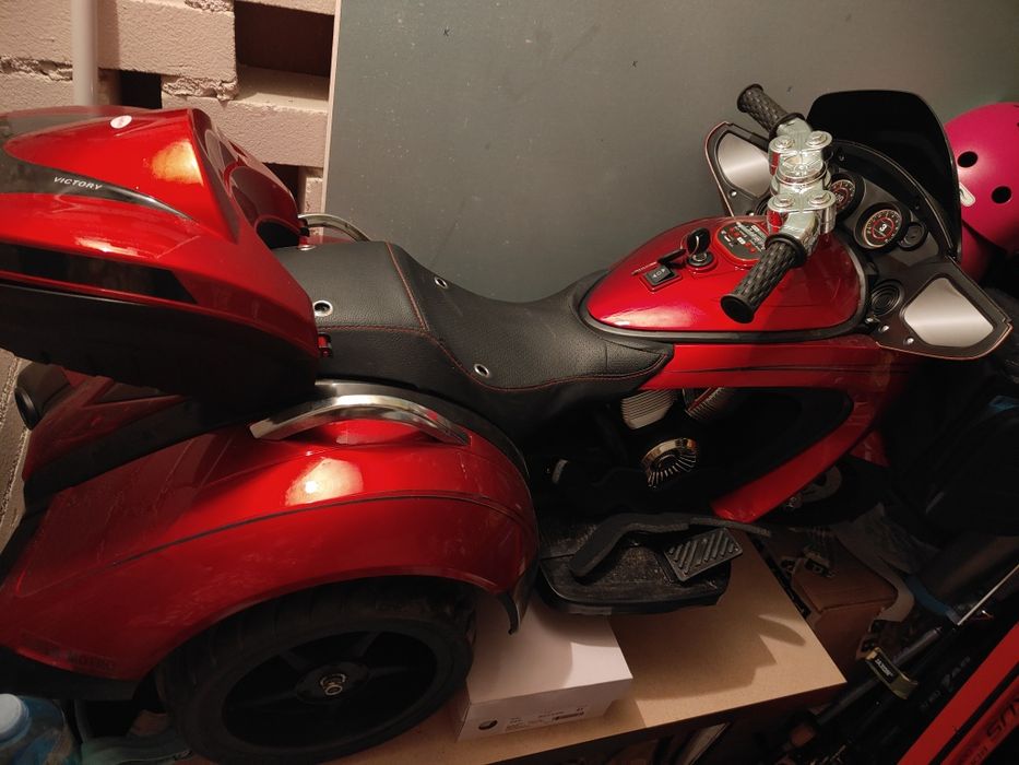 Motor na akumulator stan bdb