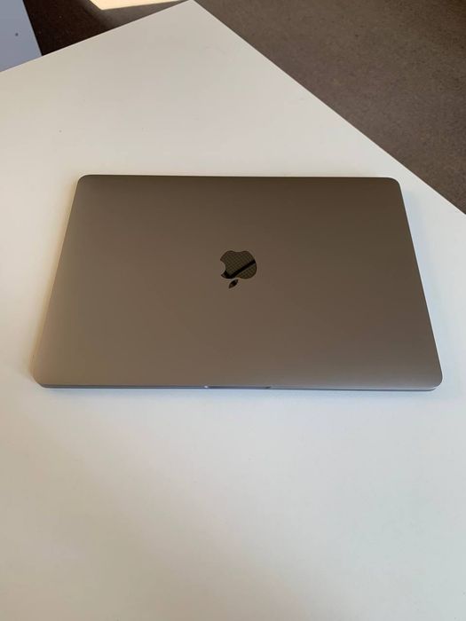 Ноутбук APPLE MACBOOK AIR 13″ 2022 Space Gray M2 8 RAM / 256 SSD