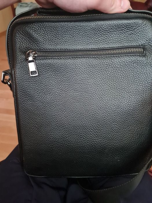 Продам кожанную барсетку