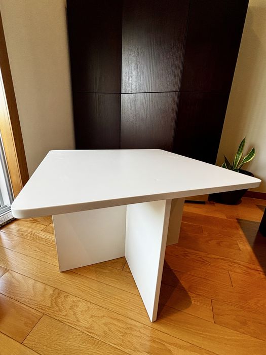 Mesa de criança c/bancos coloridos