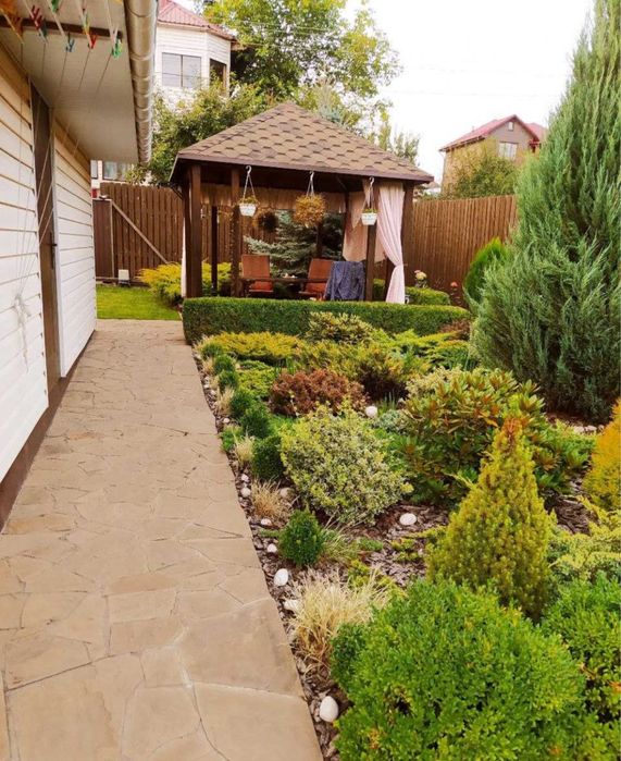 Будинок з ремонтом у Бучі.Гараж+альтанка. 6 соток