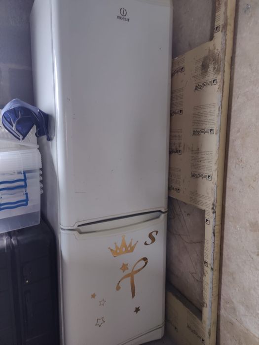 Продам холодильник