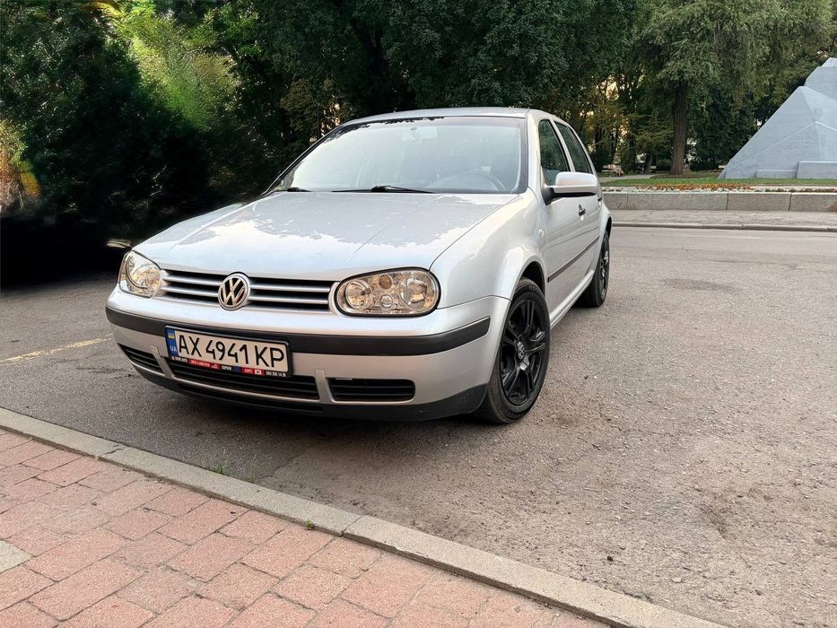 Продам Volkswagen Golf 1.6.