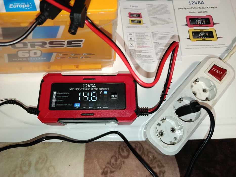 зарядное устройство 12V 6A SWT-3650 для авто зарядка червоний