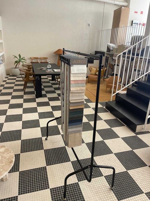 Suporte para cabides (5 unidades) c/ rodas - preto