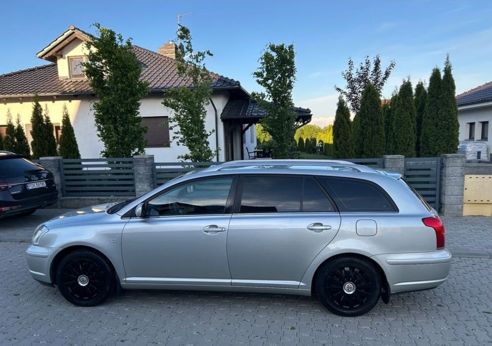 Продам Toyota Avensis