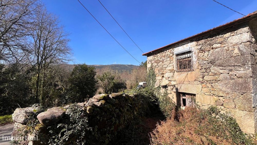 Ruína com projecto aprovado em Gondar -Vila Nova de Cerveira