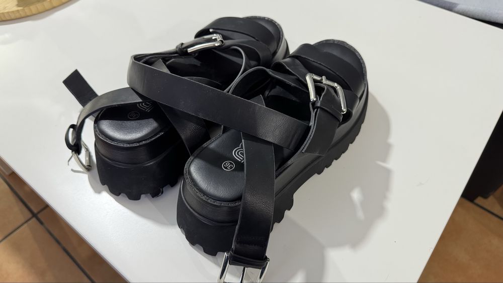 Vendo Sandálias Bosanova