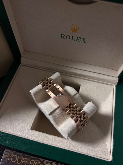 Часы Rolex Sky Dweller