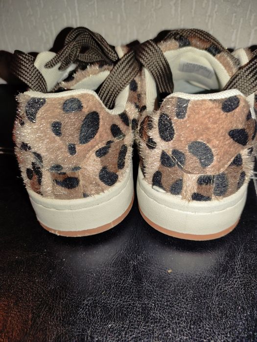 Кросівки жіночі Adidas коричневі з леопардовим принтом 38-39