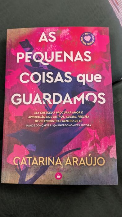 Livro "As Pequenas Coisas que Guardamos" de Catarina Araújo