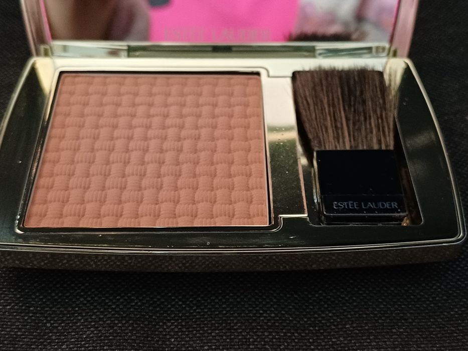 Estée Lauder The Sculpting Blush – Rebelious Rose