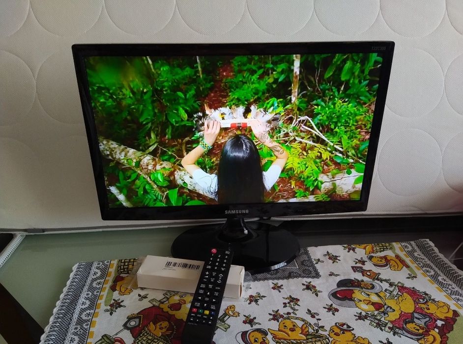 Televisão Monitor Samsung casa quarto apartamento vivenda escritório.