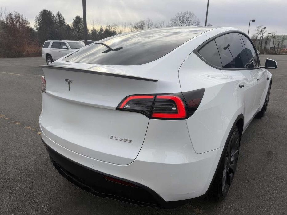 Tesla Model Y Performance      2022