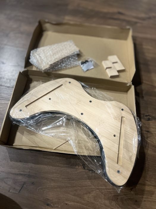 Poduszka pod dłoń do manicure na nóżkach poczarna