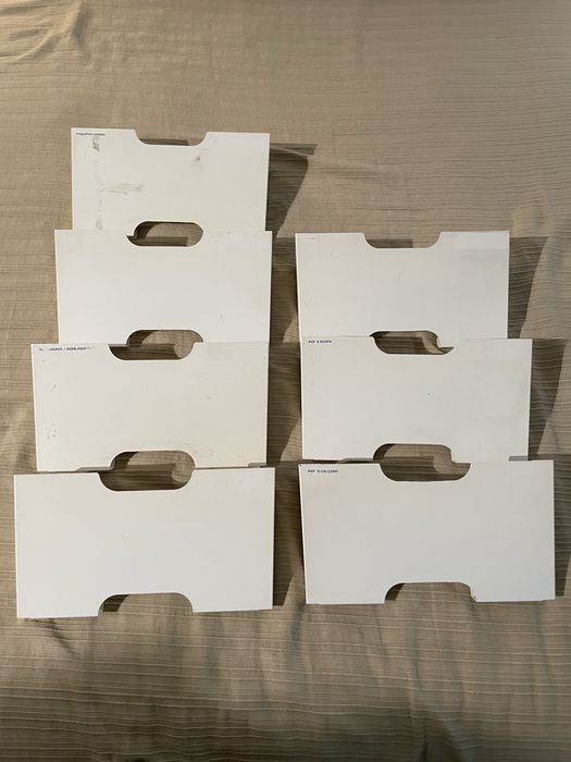Porta revistas parede branca ikea (KVISSLE)