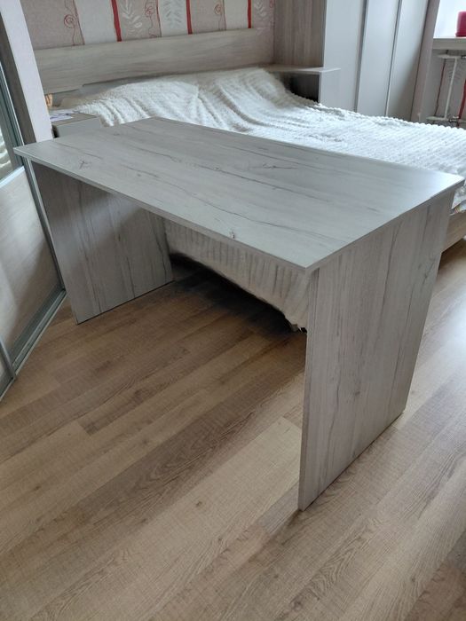 Стіл  письмовий великий ДСП