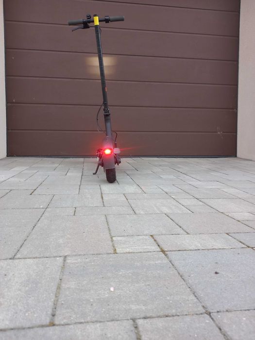 Hulajnoga elektryczna xiaomi mi electric scooter essential