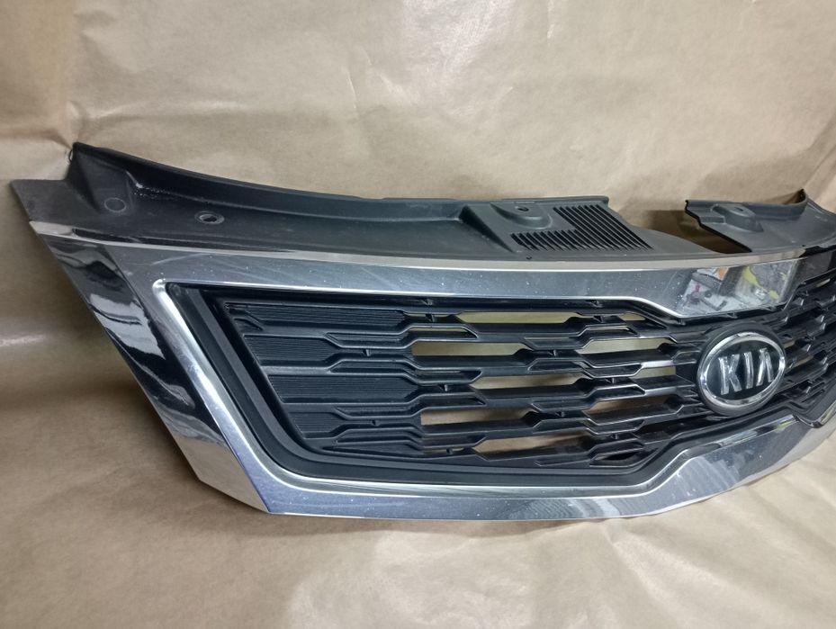 Автомобільна решітка радіатора Kia Ceed
