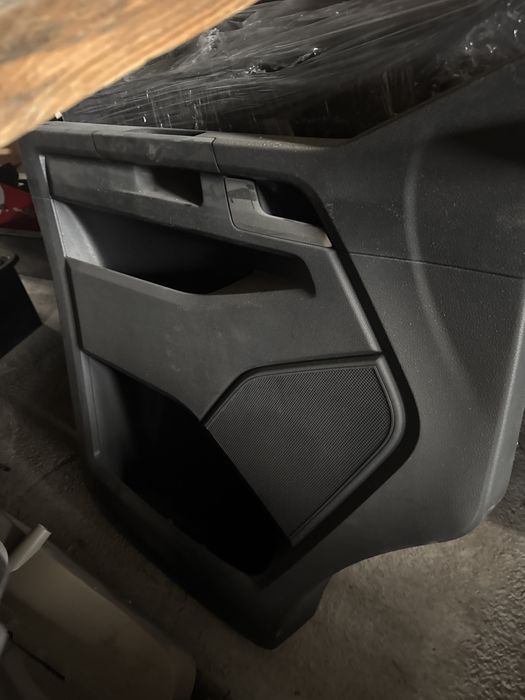 Vw t6 фольксваген т6 обшивки передніх дверей
