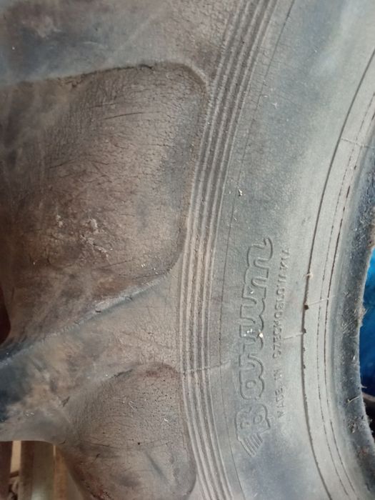 Sprzedam opony lub koła 9.00-20 i 16 SUV .