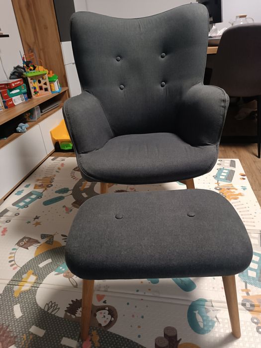 Sprzedam Fotel uszak + podnóżek szary, zadbany 

(101)