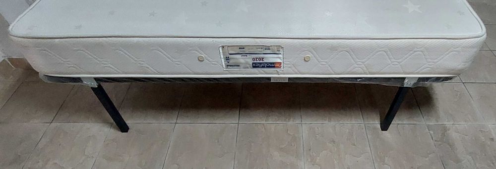 Cama de casal com colchão