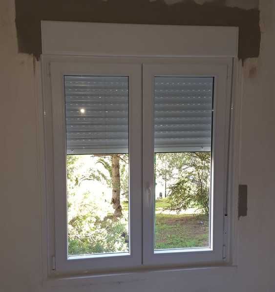 13€. Arranjo os seus Estores de Janela. Portas de Estores eu cobro 23€