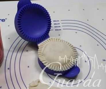Forma para Rissóis e Empadas Tupperware64752383967489121