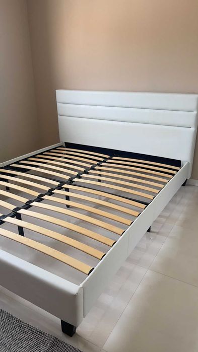 Cama de Casal Madeira e Pele Sintética compatível (200x160)