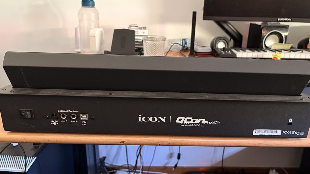 Controlador midi icon qcon pro g2